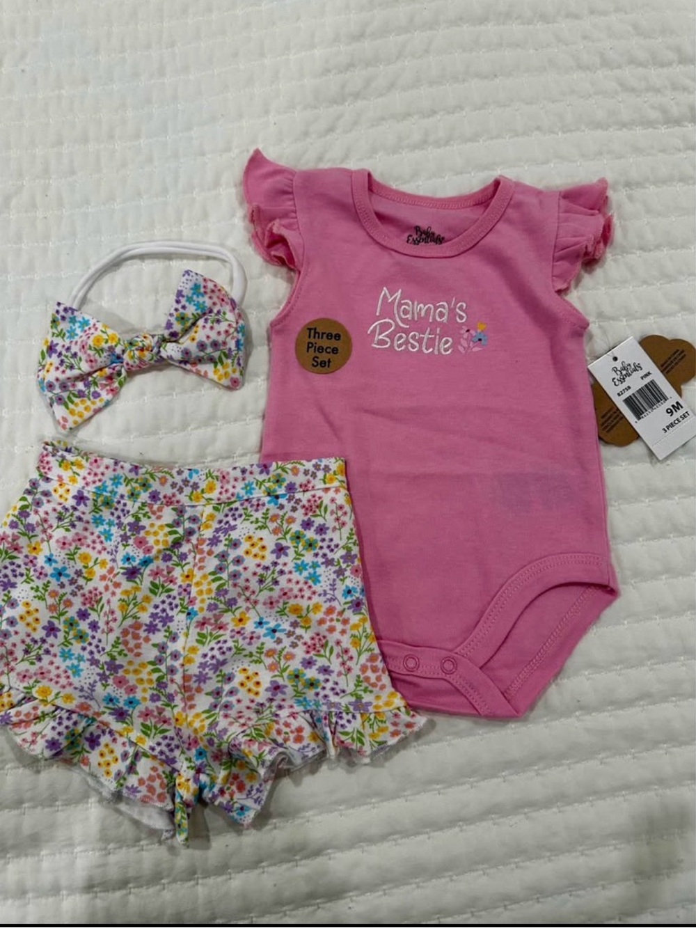 Pink 'Mama's Bestie' Baby Bodysuit Set with Floral Shorts & Bow